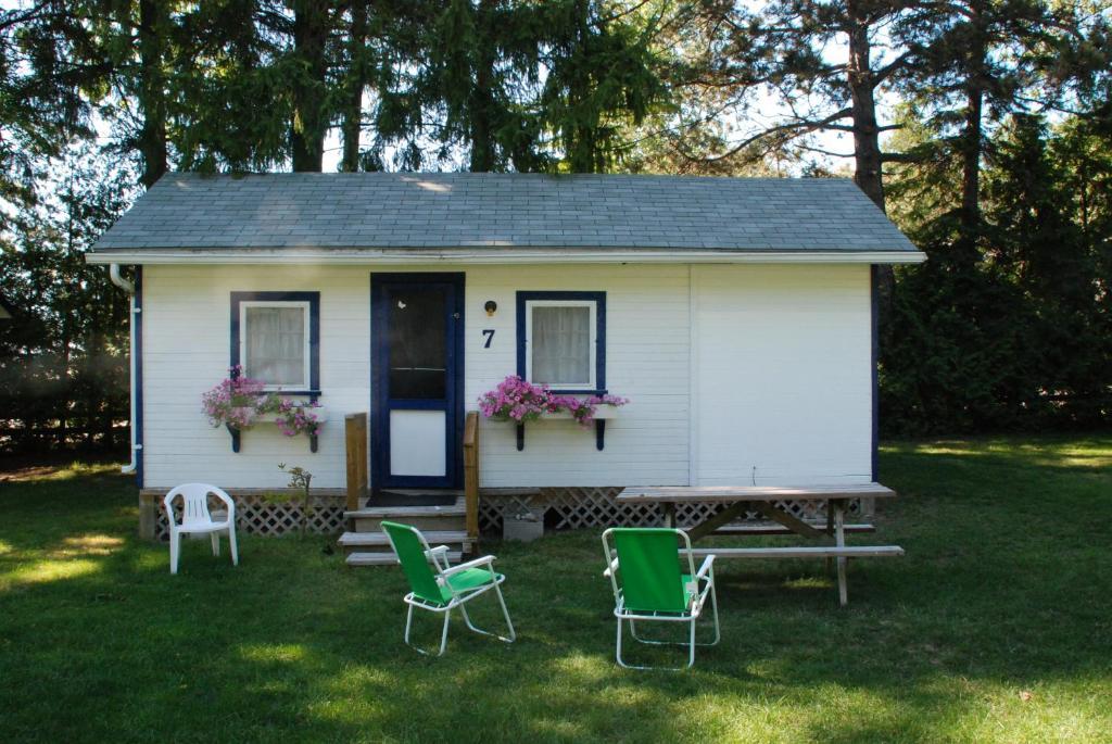Bayfield River Cottage Colony Inc Bluewater Exterior photo